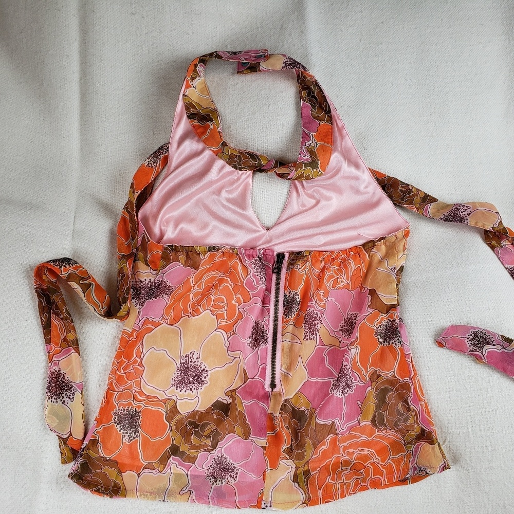 Flowy Halter Style Top - Picture 2 of 5